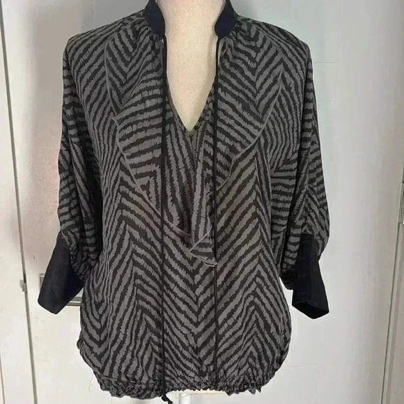 Signature by Shine Sz S Ruffled blouse - Picture 3 of 10